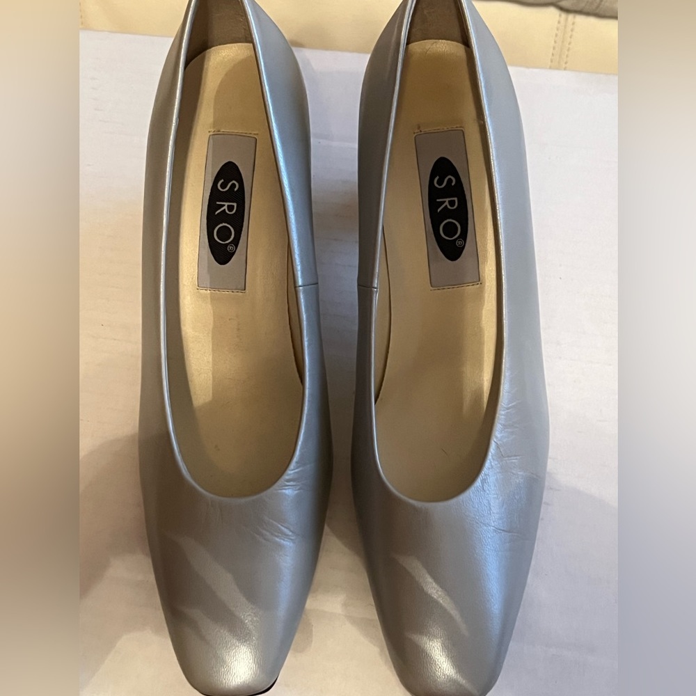 Beautiful, pearly gray pumps. Square style heel. Never worn.
